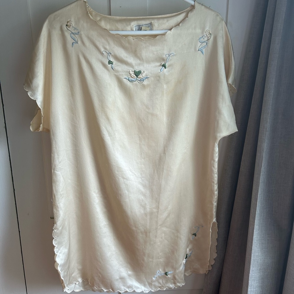 Vintage Cream Embroidered Women's Nightgown